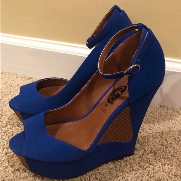 Rue21 Shoes - New without tag Size 7/8 blue shoes
